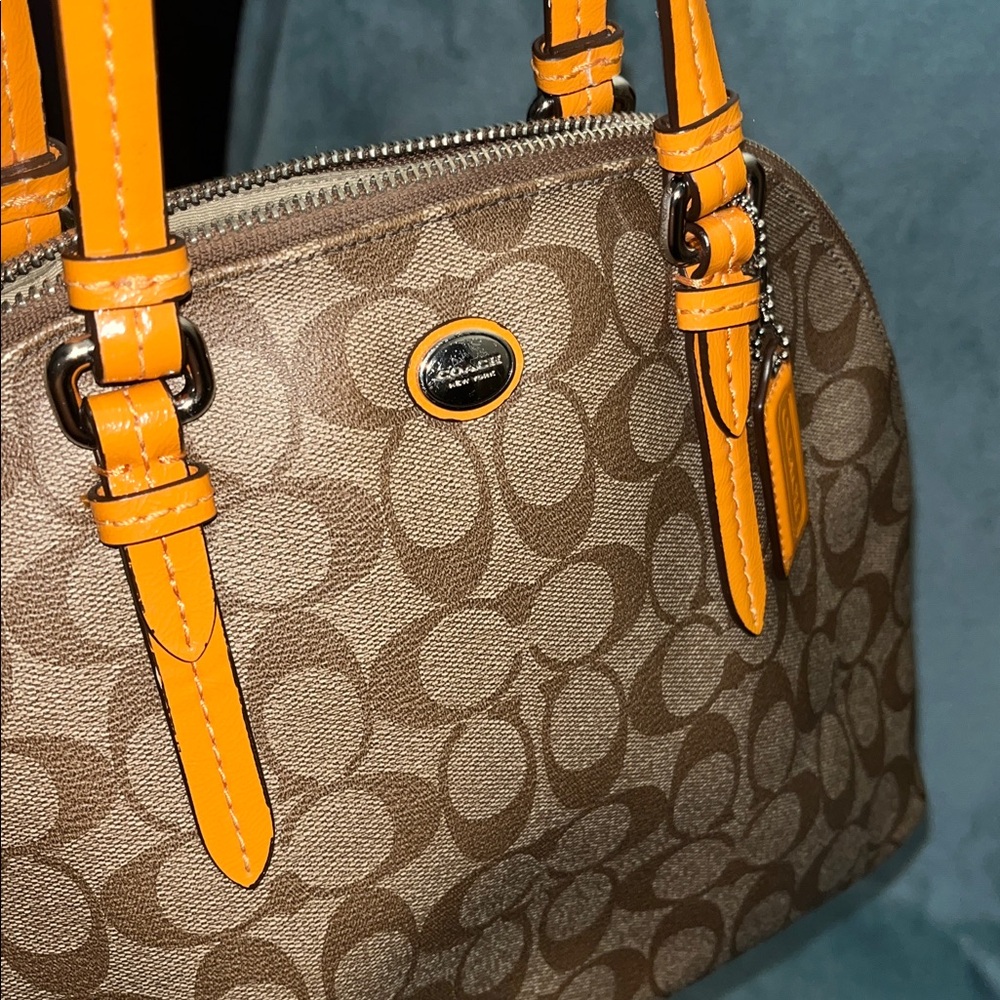 Coach Bundle - Picture 4 of 16